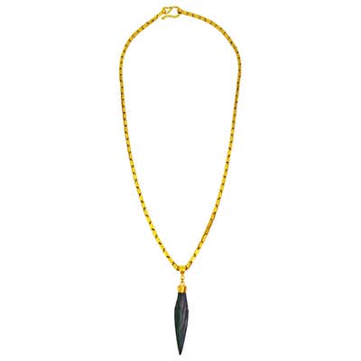 Ancient Roman Bronze Arrowhead 22 Karat Yellow Gold Pendant Necklace
